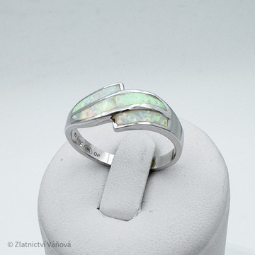Stříbrný prsten s bílým OPÁLEM